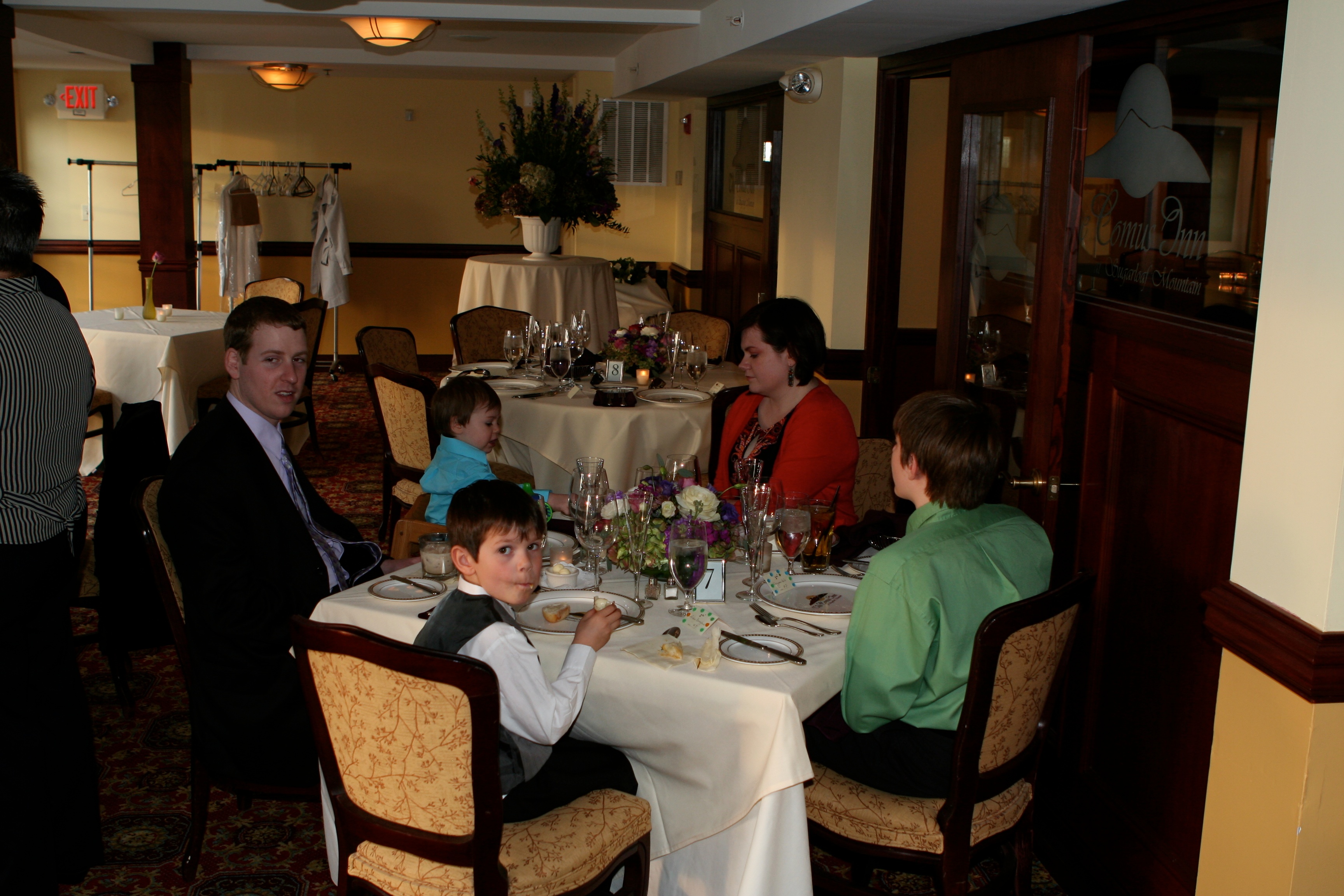 2010-04-23-255 Lindsay-Andrew Wedding.jpg